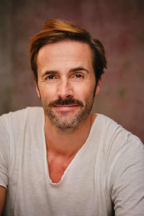 cast-image